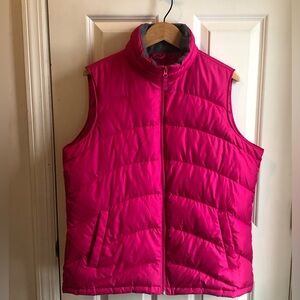 Lands' End Vibrant Magenta Pink Puffer Vest!
NWOT! Size L/T. Down filled. COZY!